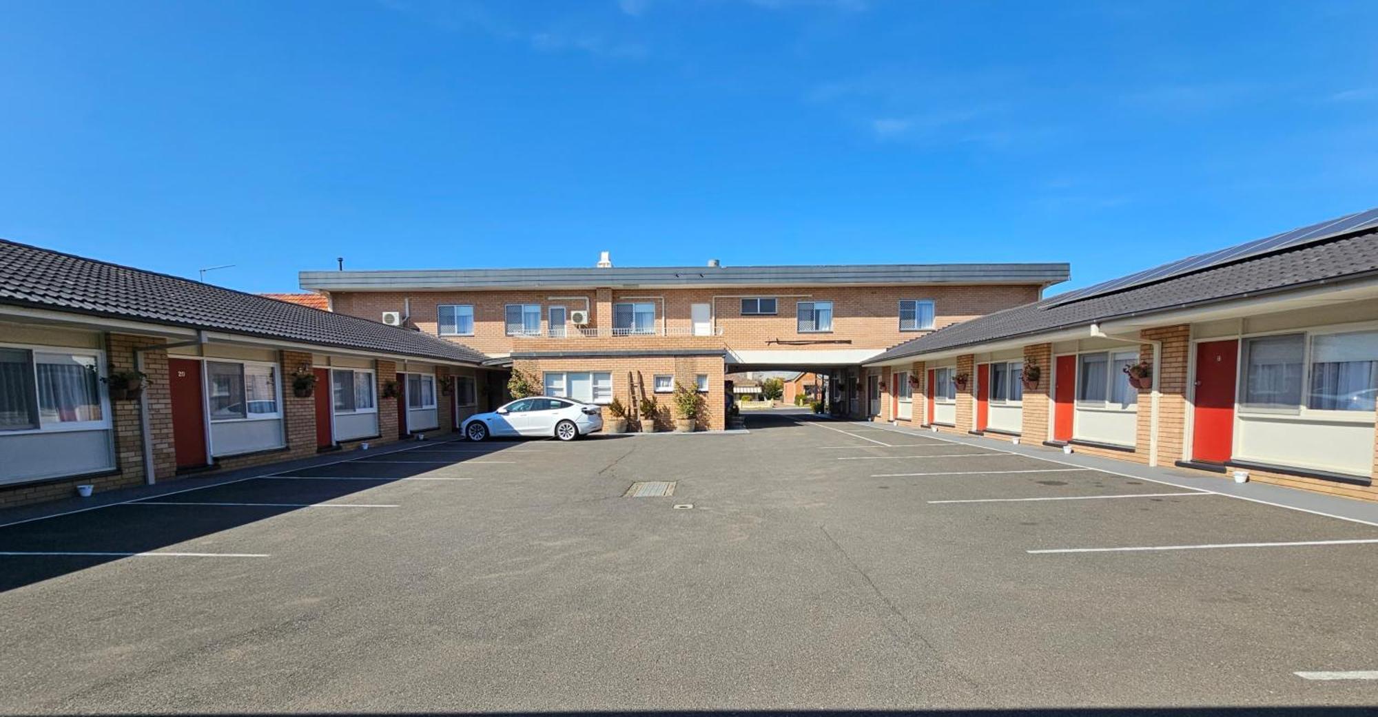 Country Lodge Motor Inn Bathurst Exterior photo